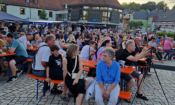 Rock-fpr-little-hoeroes-Helfen-mit-Musik-01