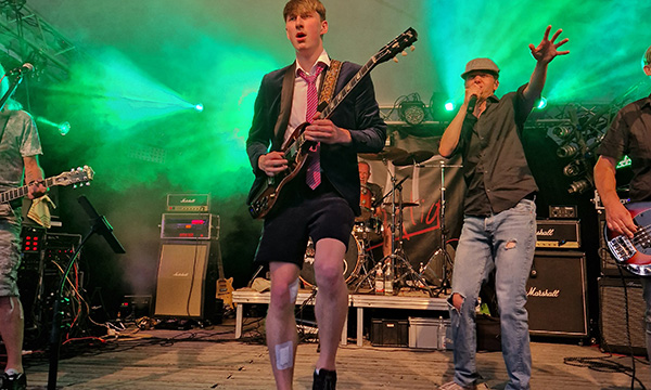 Rock-fpr-little-hoeroes-Helfen-mit-Musik-03